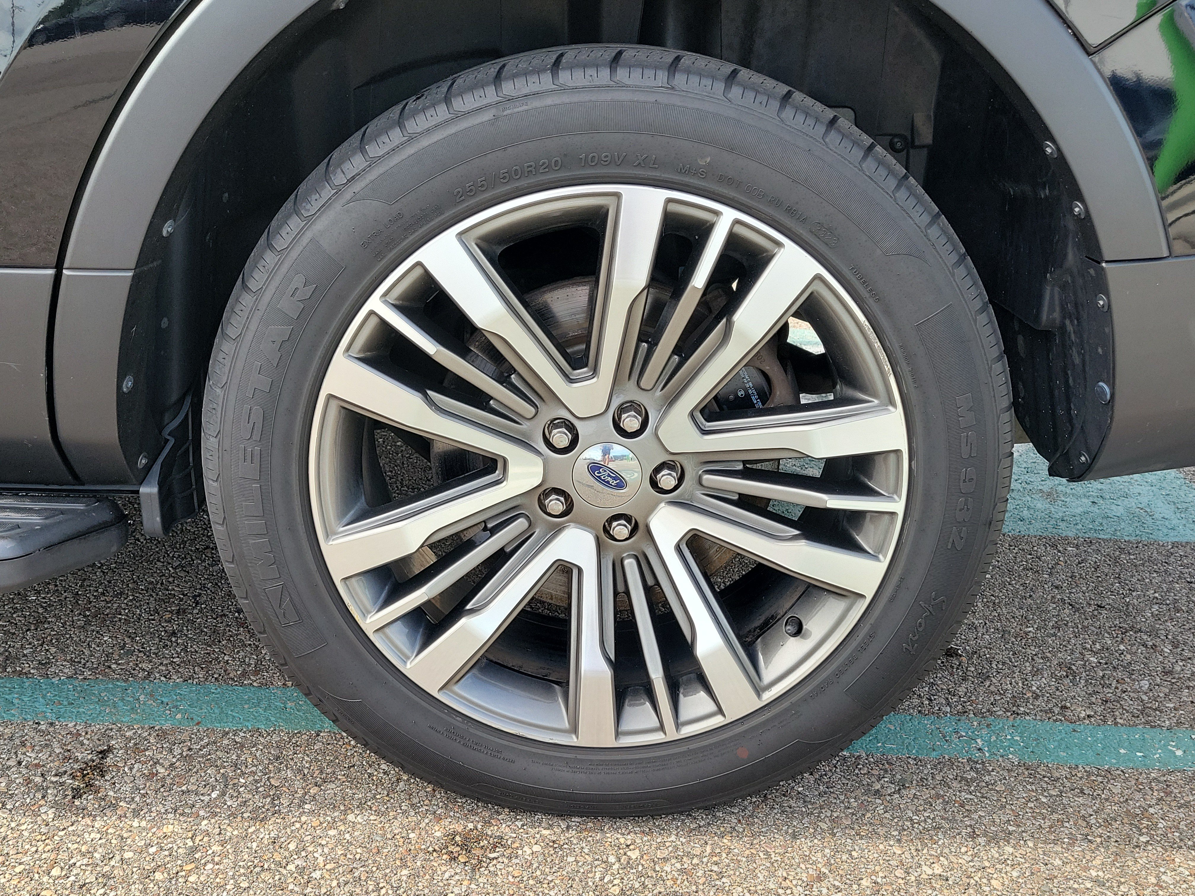 Used 2018 Ford Explorer Platinum AWD/4WD image 5