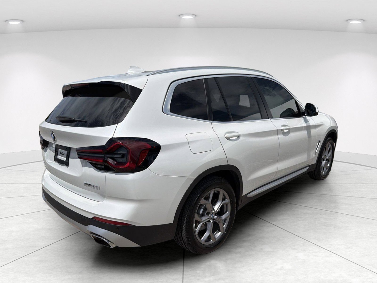 Used 2023 BMW X3 xDrive30i w/ Premium Package AWD/4WD image 4