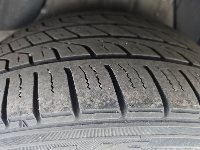 Used 2011 Ford Fusion SE FWD image 24