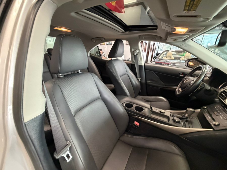 Used 2015 Lexus IS 250 w/ Premium Package RWD image 40
