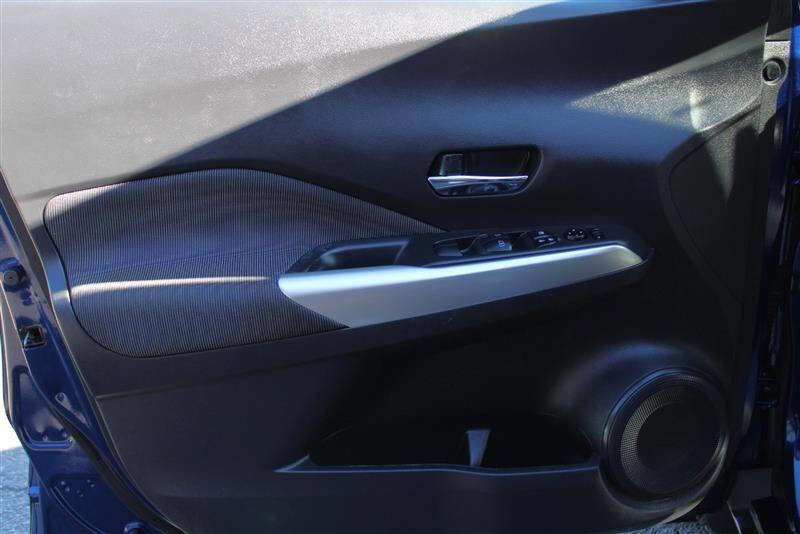 Used 2018 Nissan Kicks SV image 11