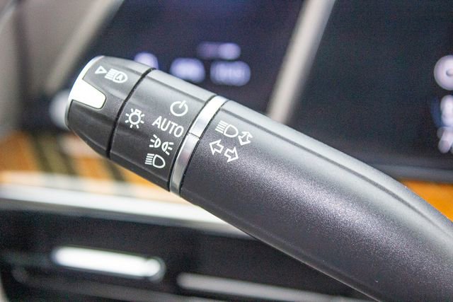 Used 2023 Cadillac Escalade ESV Premium Luxury Platinum w/ LPO, Radiant Package image 29