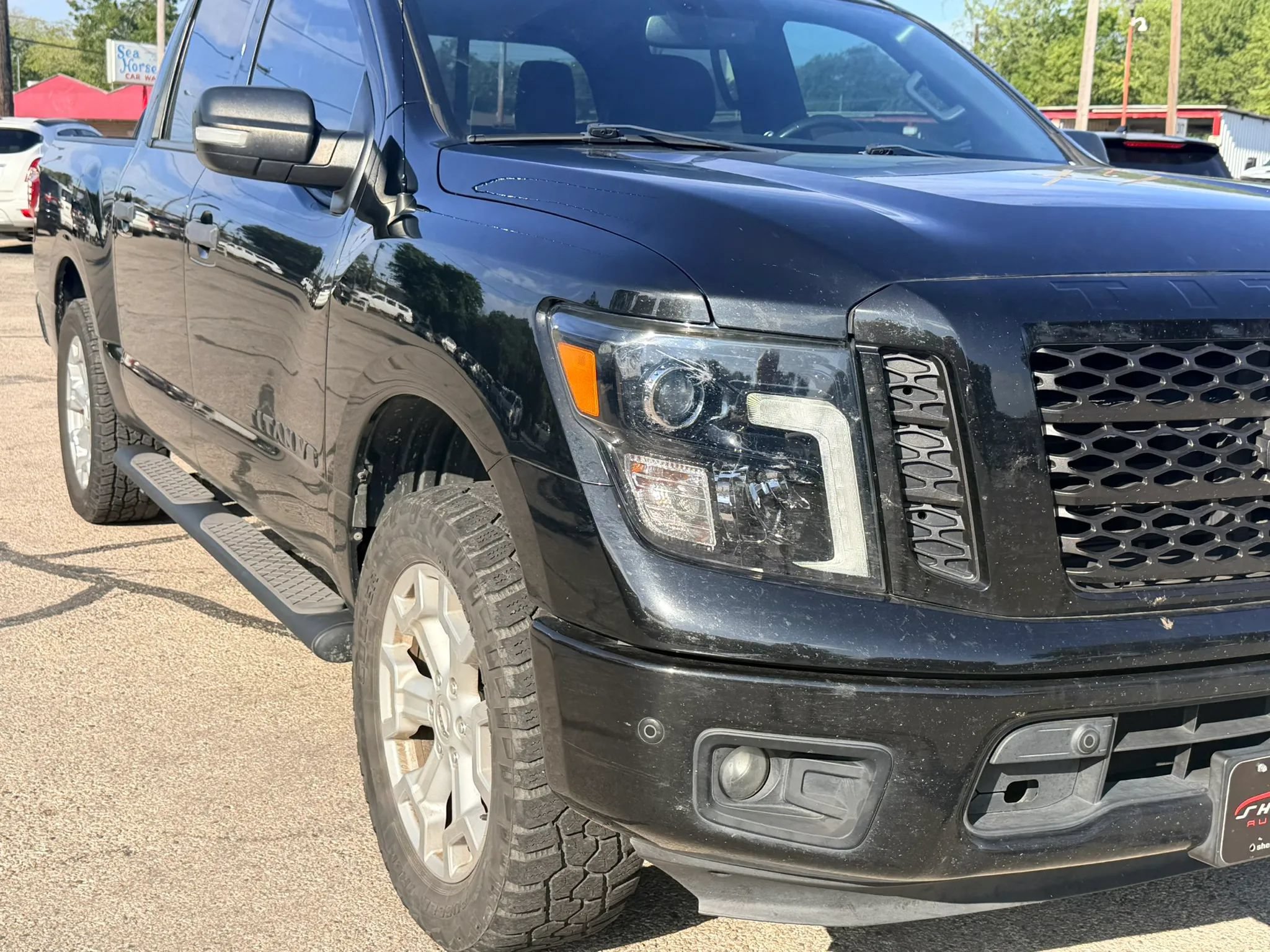 Used 2019 Nissan Titan SV w/ SV Convenience Package RWD image 10