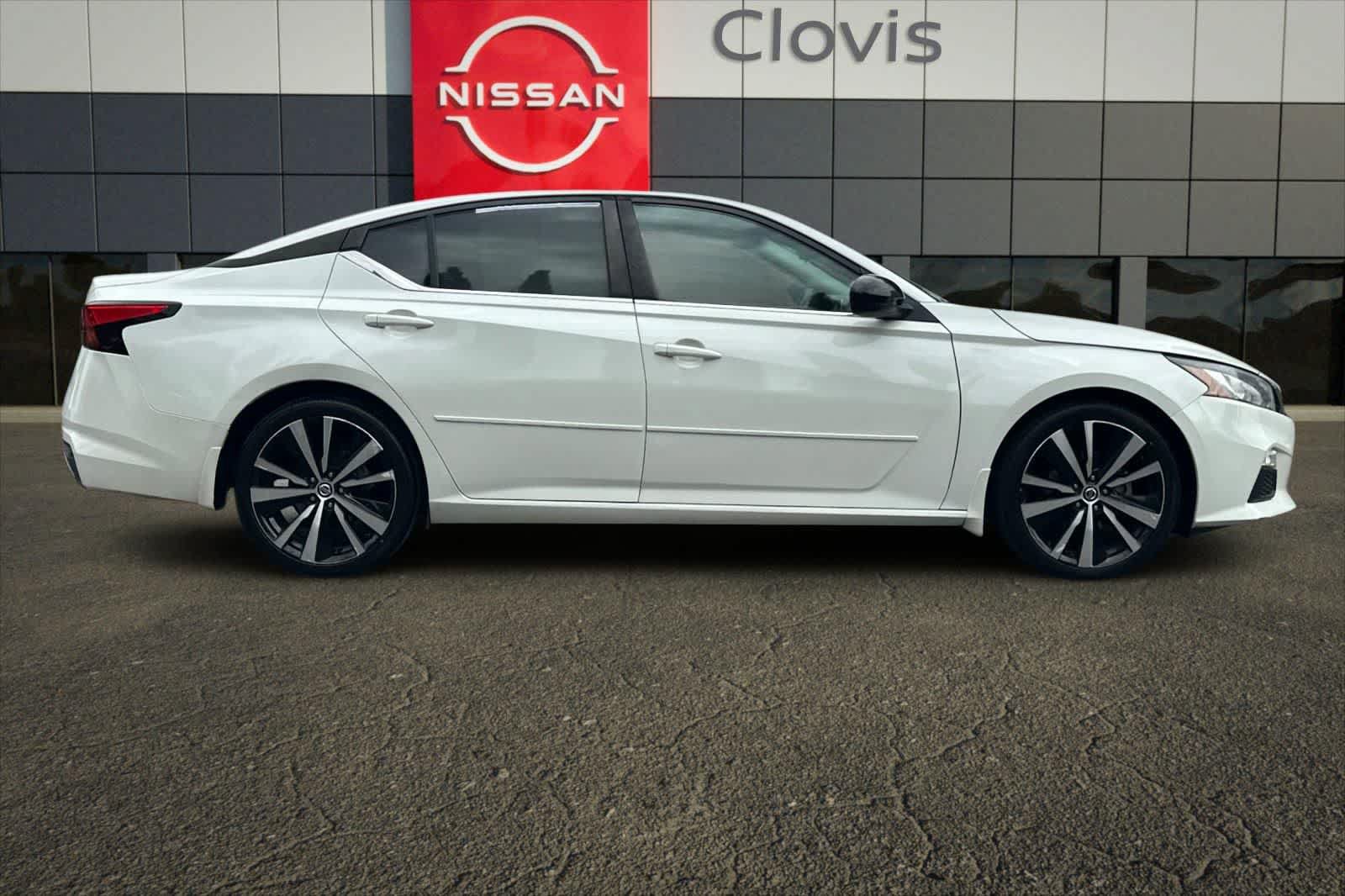 Used 2021 Nissan Altima 2.5 SR FWD image 9
