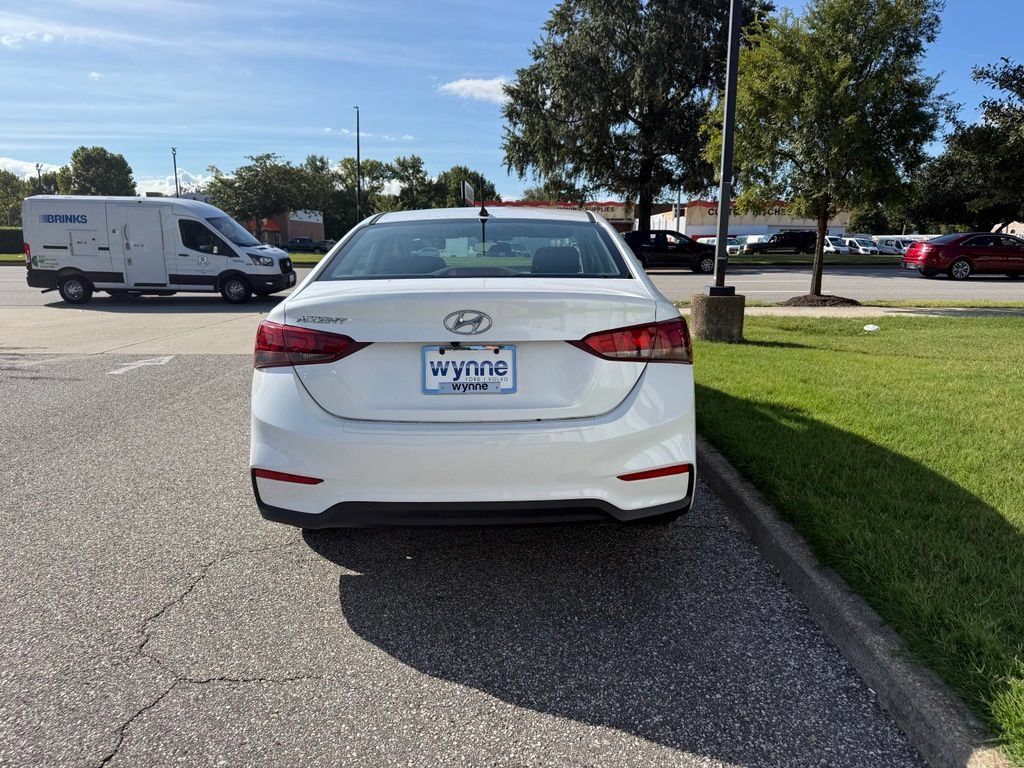 Used 2022 Hyundai Accent SE FWD image 3