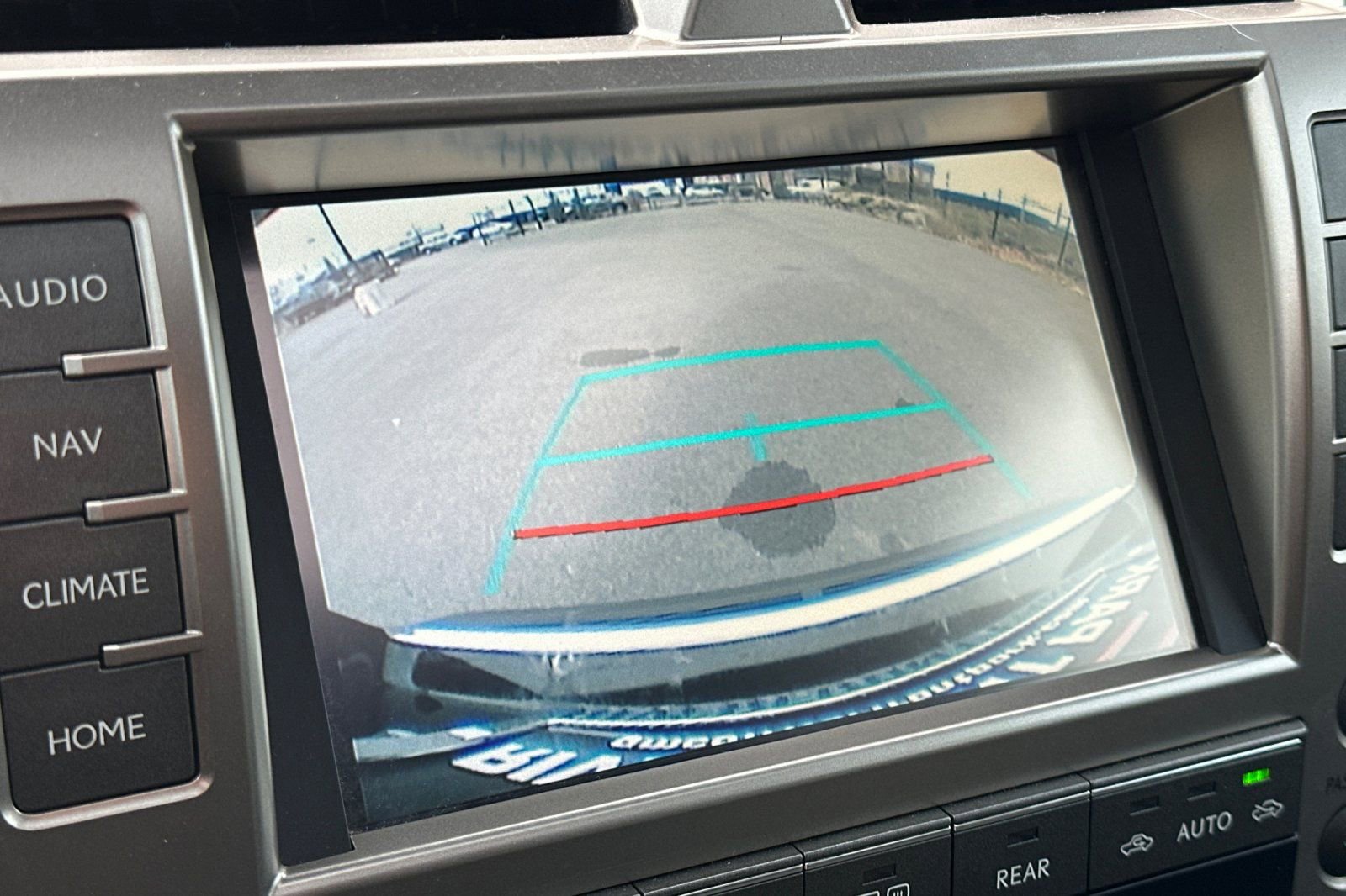 Used 2021 Lexus GX 460 Premium w/ Accessory Package image 26