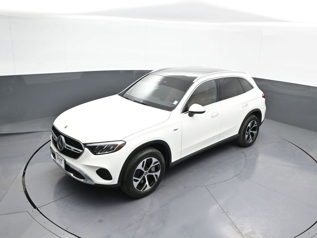 Used 2025 Mercedes-Benz GLC 350e 4MATIC image 38