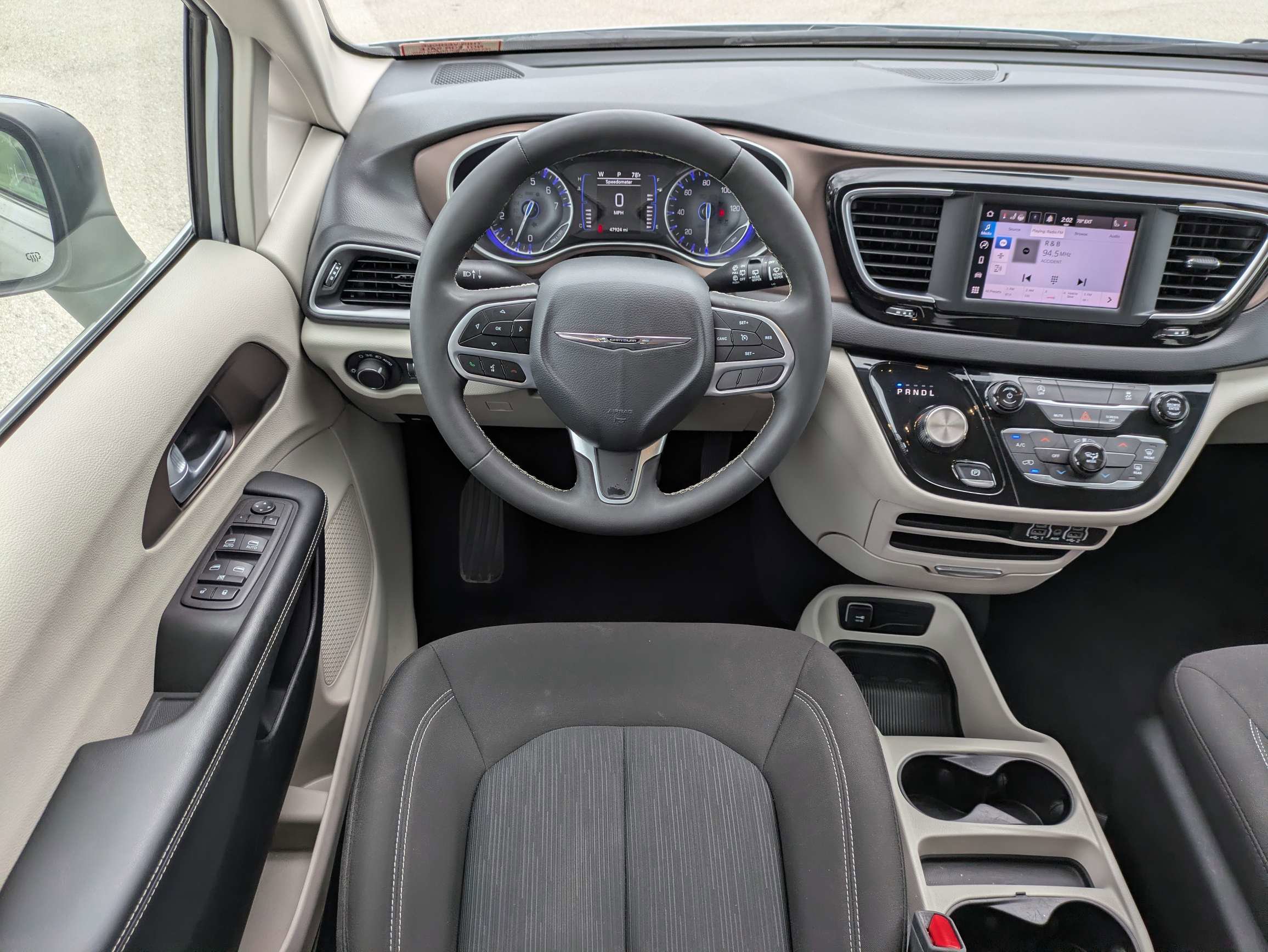 Used 2024 Chrysler Voyager LX FWD image 19