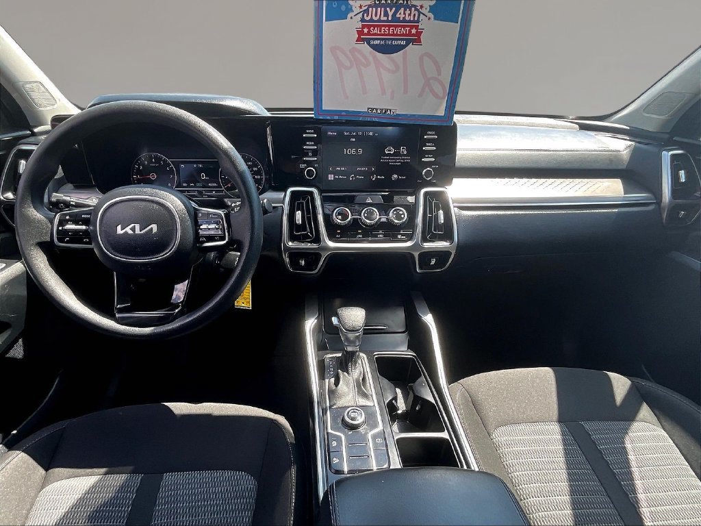 Used 2022 Kia Sorento LX FWD image 7