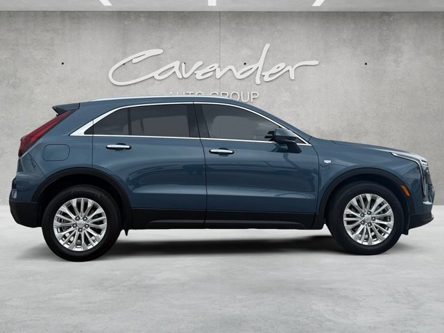 Certified 2024 Cadillac XT4 Luxury w/ Cold Weather Package image 18