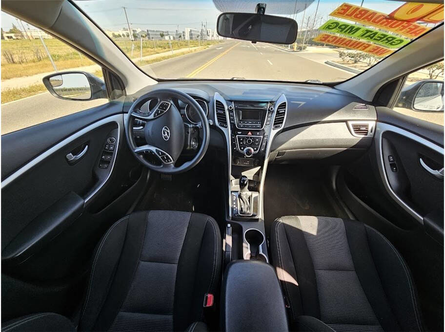 Used 2016 Hyundai Elantra GT FWD image 13