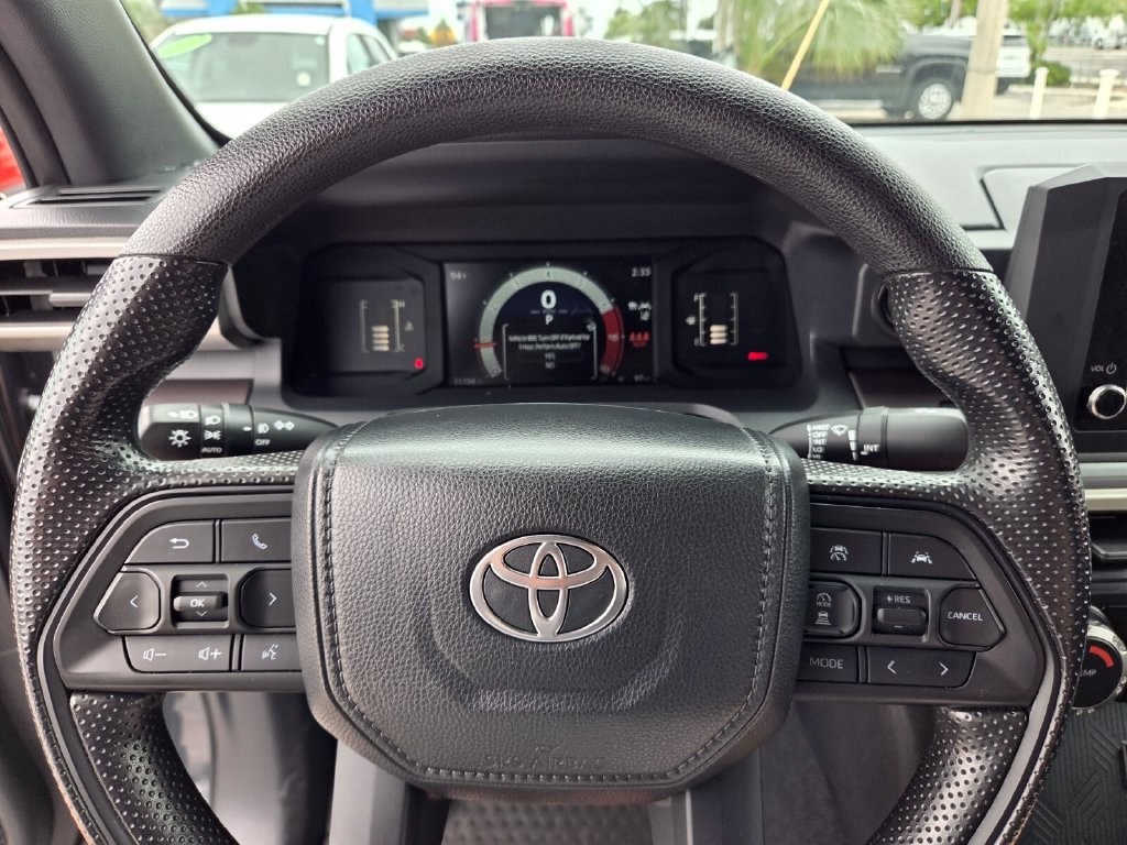 Used 2025 Toyota Tacoma SR5 AWD/4WD image 29