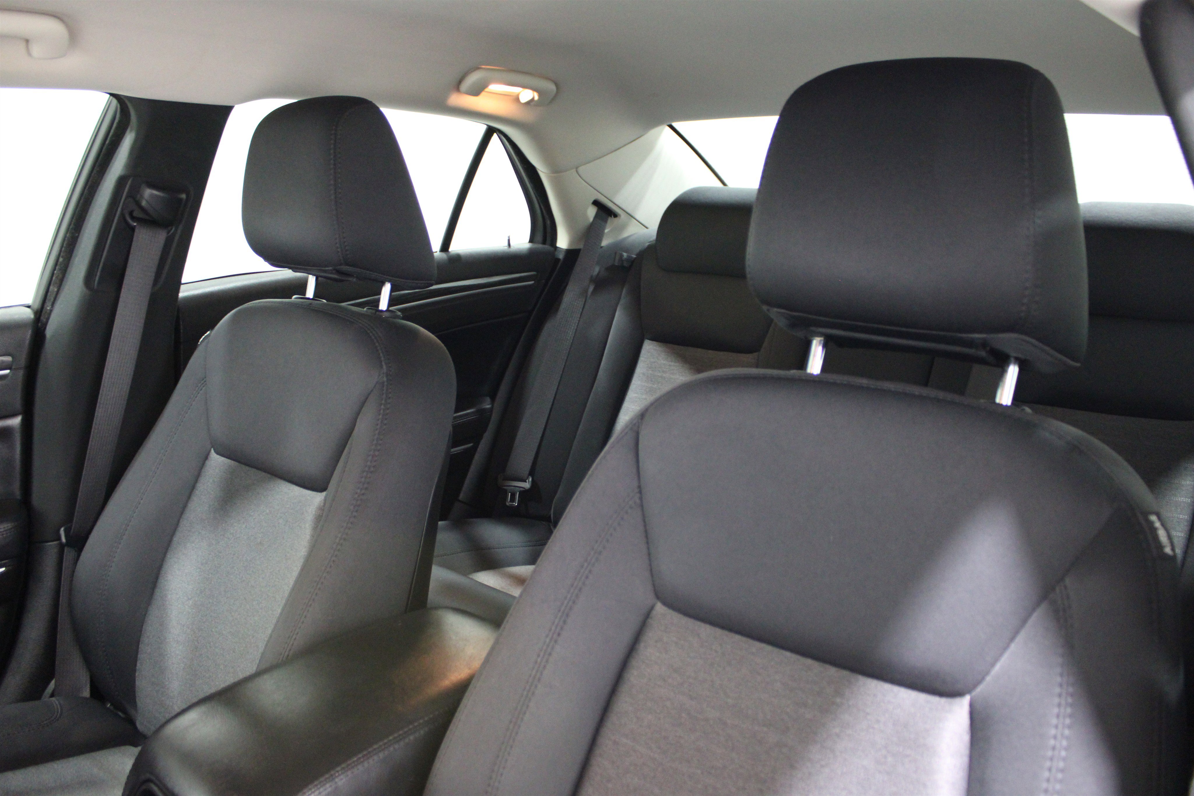 Used 2019 Chrysler 300 Touring w/ Sport Appearance Package image 5