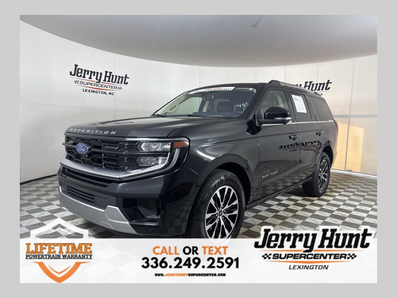 Used 2025 Ford Expedition Platinum image 1