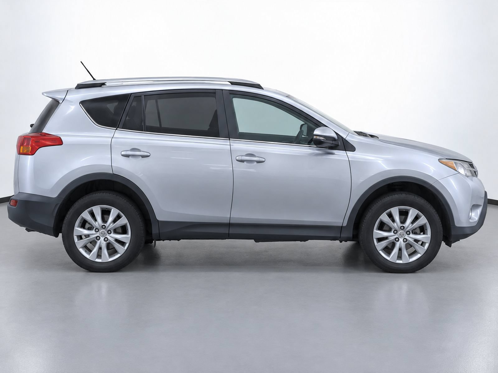 Used 2014 Toyota RAV4 Limited FWD image 4