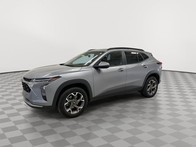 Certified 2025 Chevrolet Trax LT w/ LT Convenience Package FWD image 5