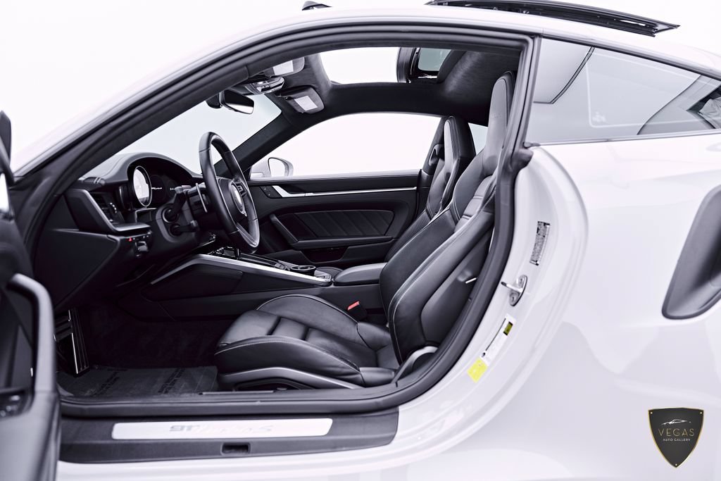 Used 2022 Porsche 911 Turbo S AWD/4WD image 38