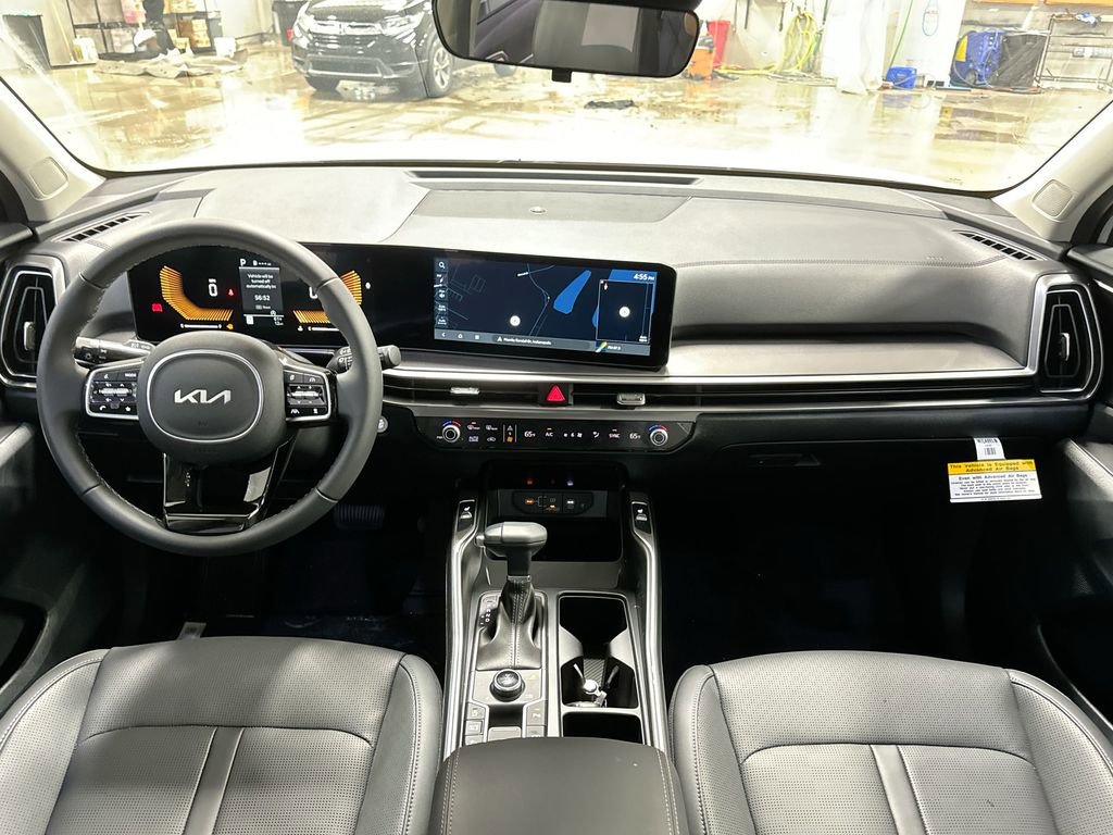 Used 2025 Kia Sorento S w/ Panoramic Sunroof Package image 13