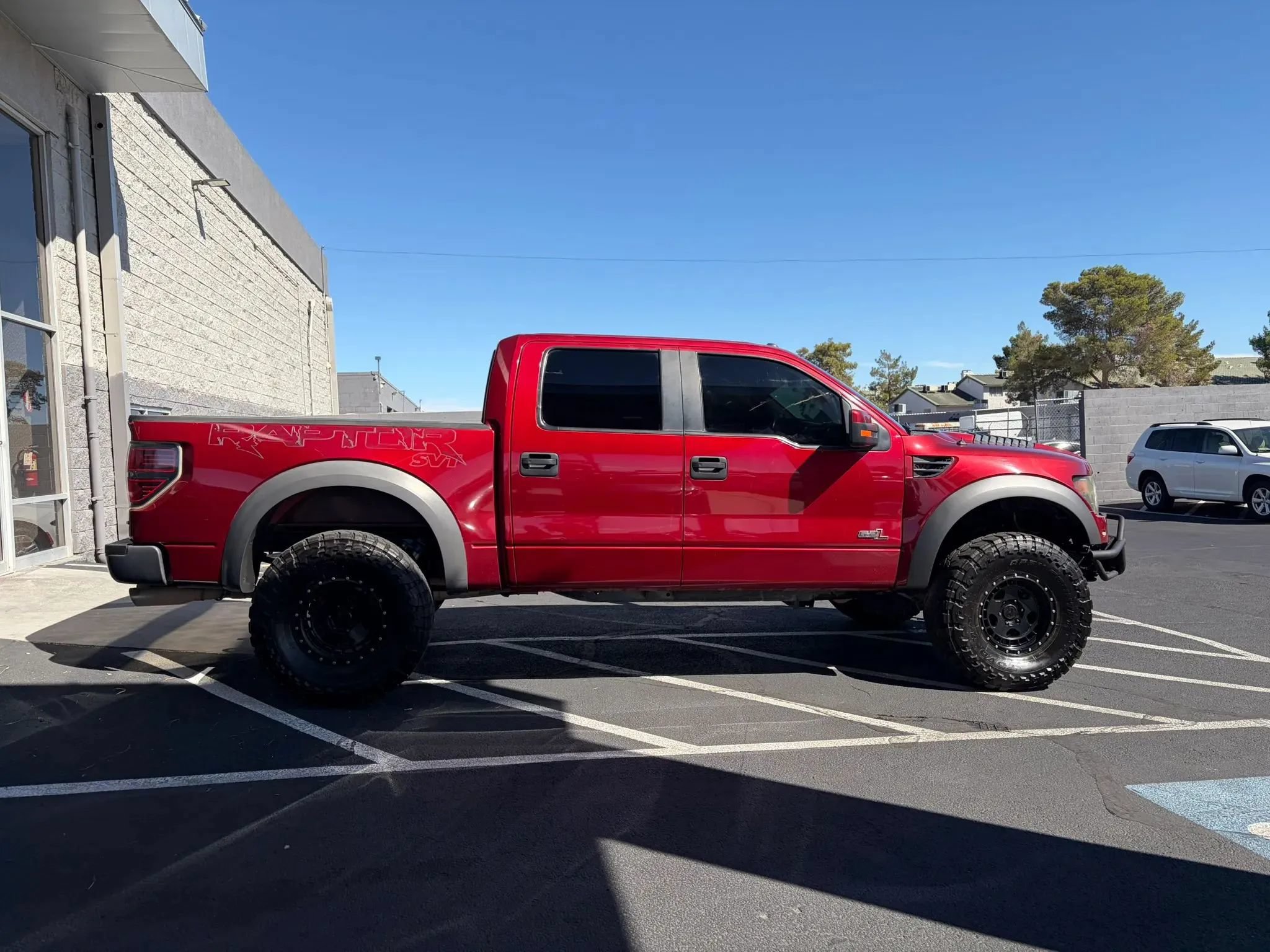 Used 2014 Ford F150 Raptor w/ Equipment Group 801A Luxury AWD/4WD image 4