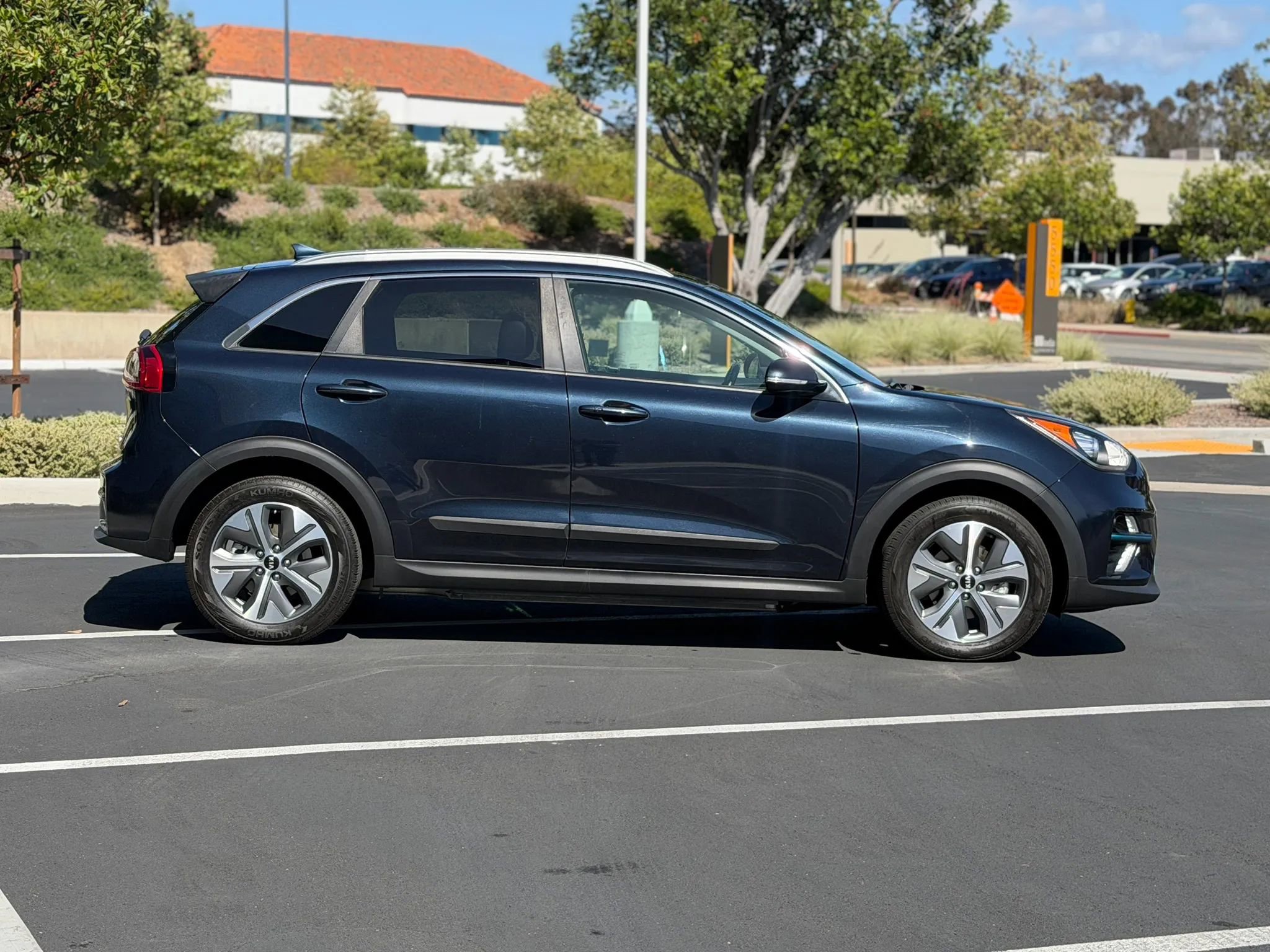 Used 2019 Kia Niro EX Premium FWD image 2
