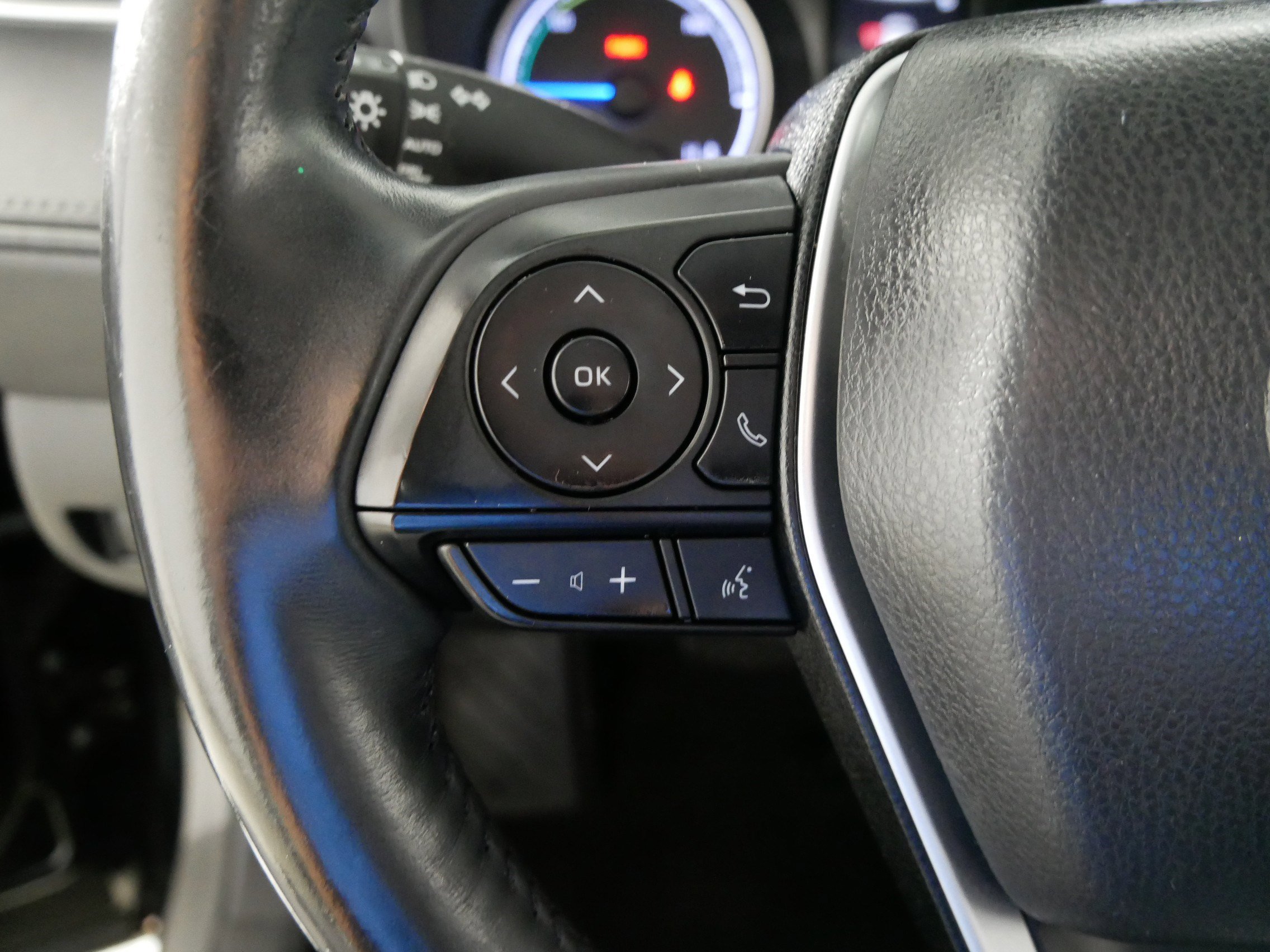 Used 2021 Toyota Venza LE w/ Carpet Mat Package (TMS) image 27