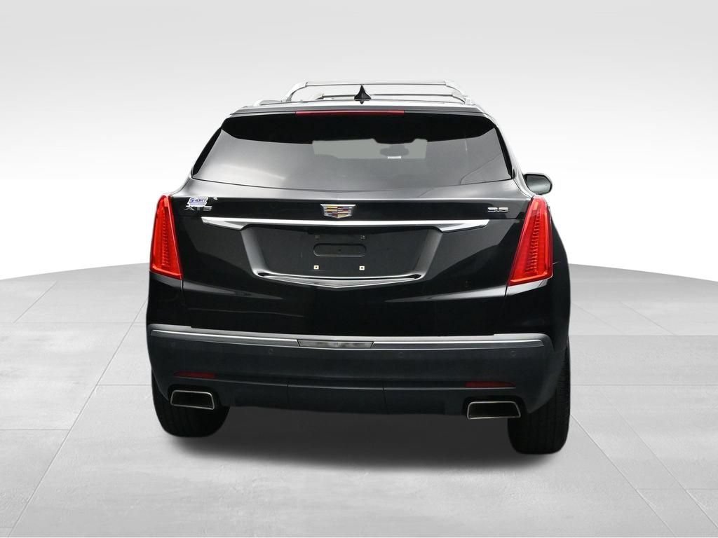 Used 2017 Cadillac XT5 Luxury w/ Driver Awareness Package FWD image 4