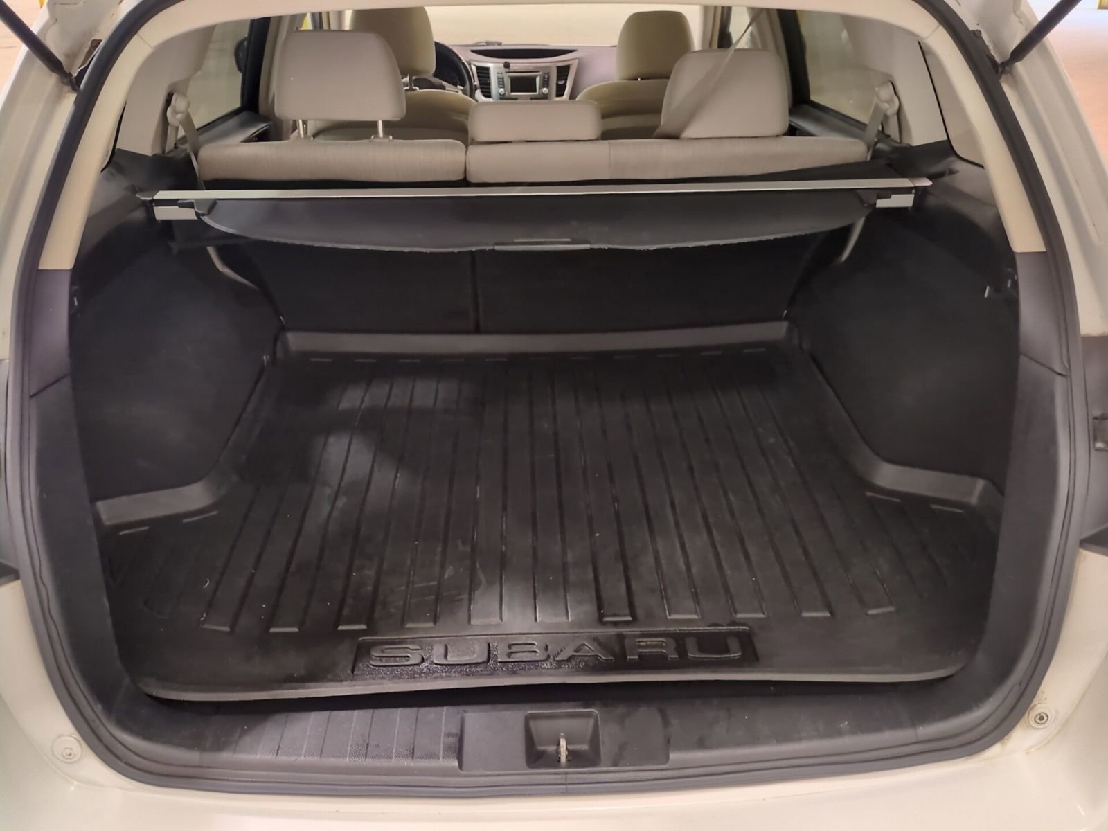 Used 2014 Subaru Outback 2.5i Premium AWD/4WD image 12