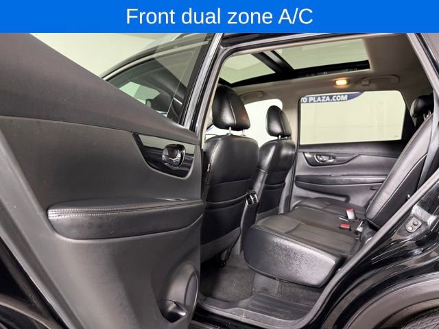 Used 2017 Nissan Rogue SL w/ SL Premium Package image 13