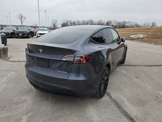 Used 2021 Tesla Model Y Long Range image 6