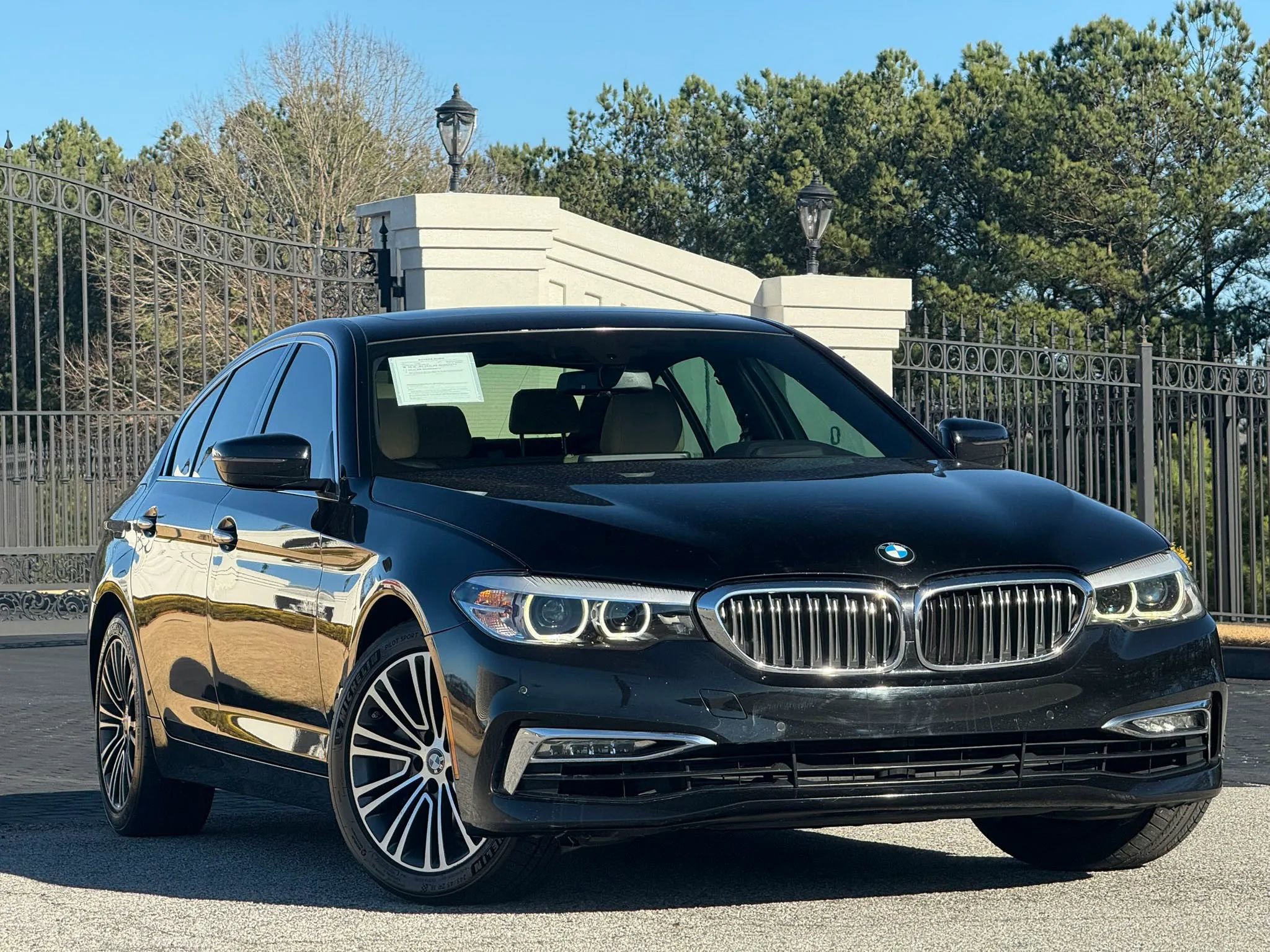 Used 2018 BMW 540i w/ Premium Package RWD image 4