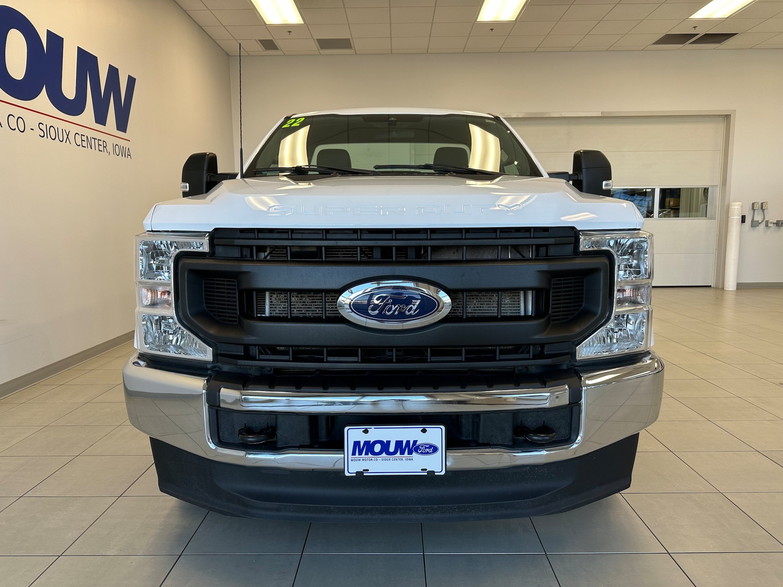 Used 2022 Ford F250 XL w/ Power Equipment Group AWD/4WD image 3