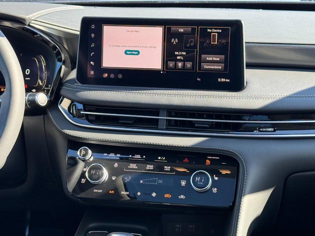 New 2026 INFINITI QX60 Luxe w/ Family Package image 8