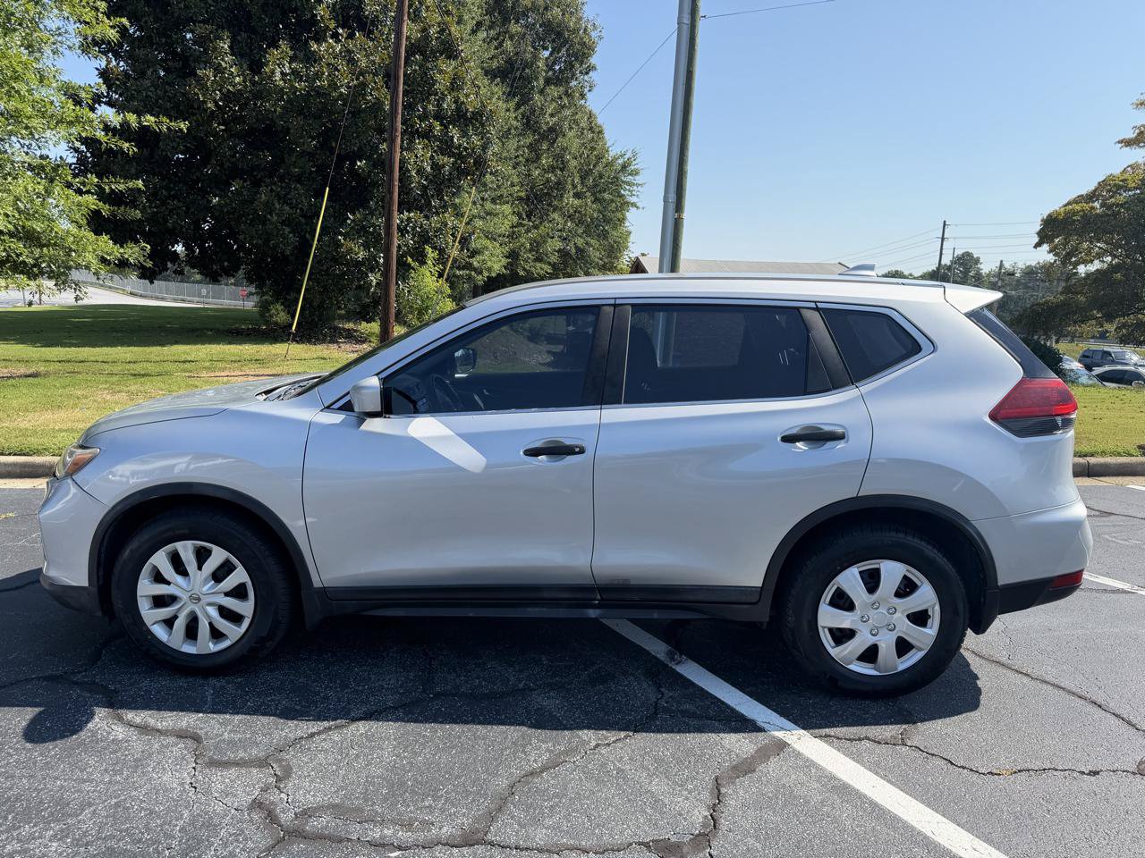 Used 2018 Nissan Rogue S FWD image 8
