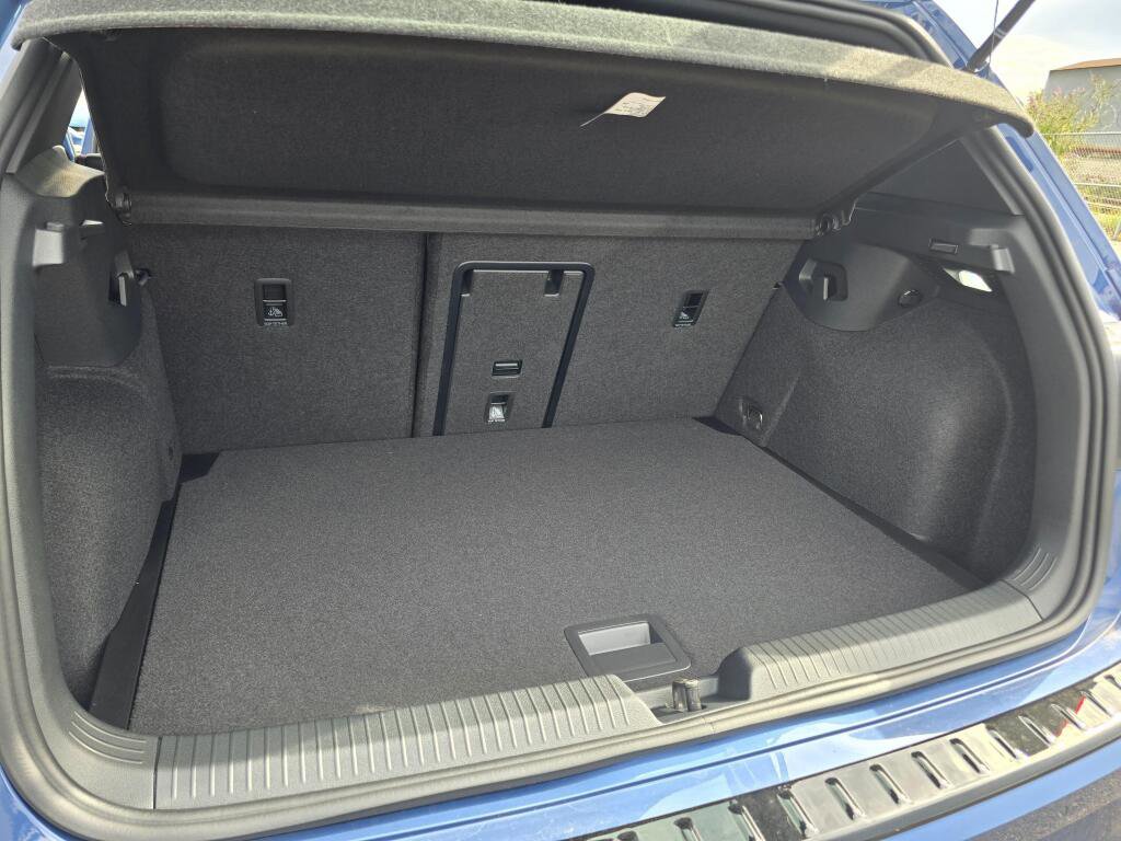 New 2025 Volkswagen GTI SE image 16