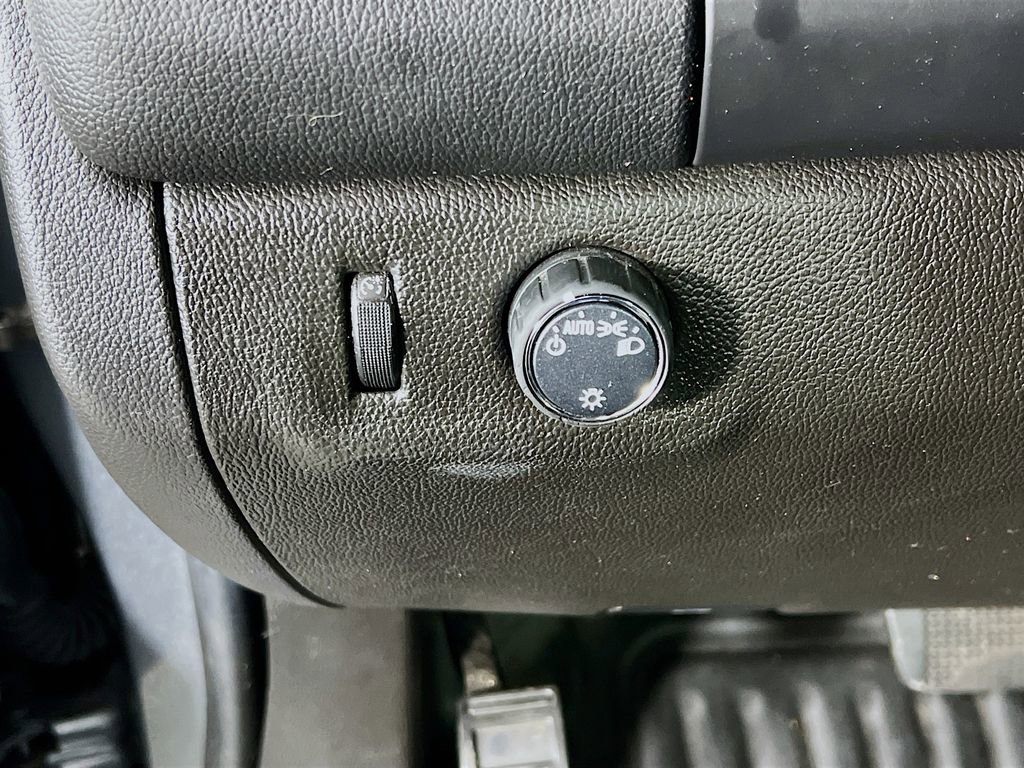 Used 2022 Chevrolet Colorado LT w/ Fleet Safety Package image 31