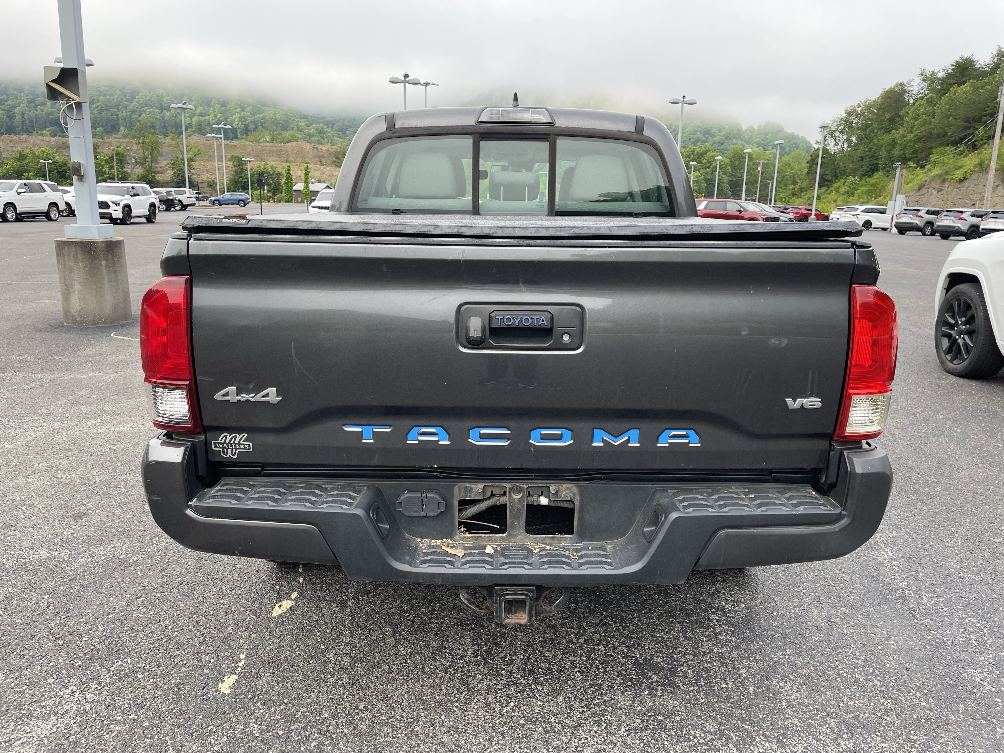 Used 2018 Toyota Tacoma SR w/ SR Convenience Package AWD/4WD image 3