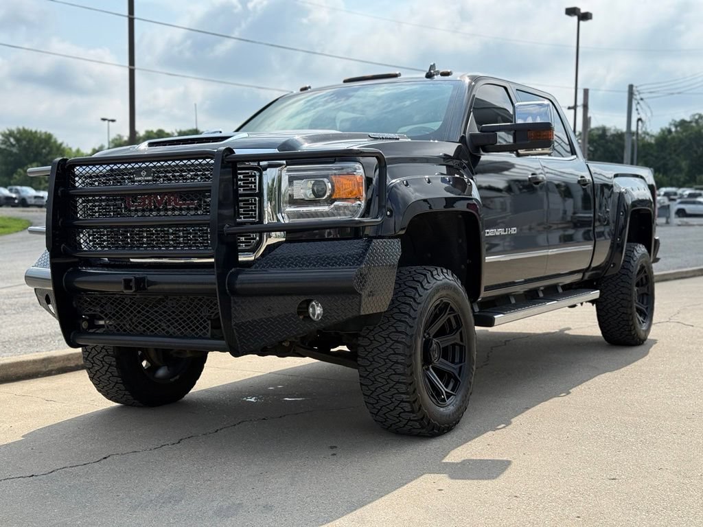 Used 2018 GMC Sierra 2500 Denali w/ Duramax Plus Package AWD/4WD image 2