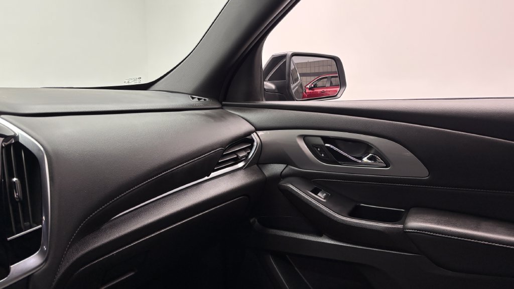 Used 2023 Chevrolet Traverse LT w/ LPO, Floor Liner Package AWD/4WD image 25