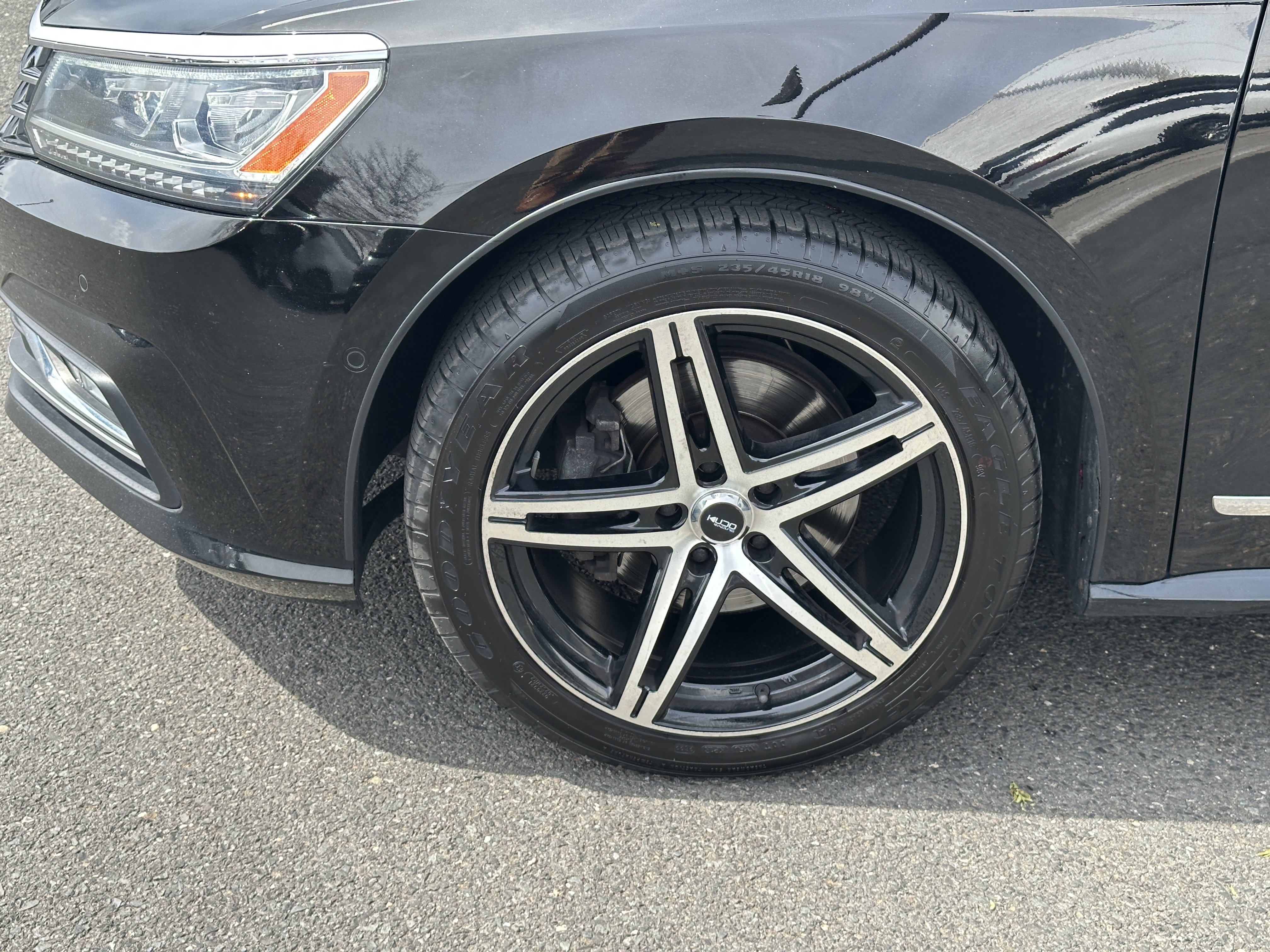 Used 2016 Volkswagen Passat 1.8T SEL Premium image 16