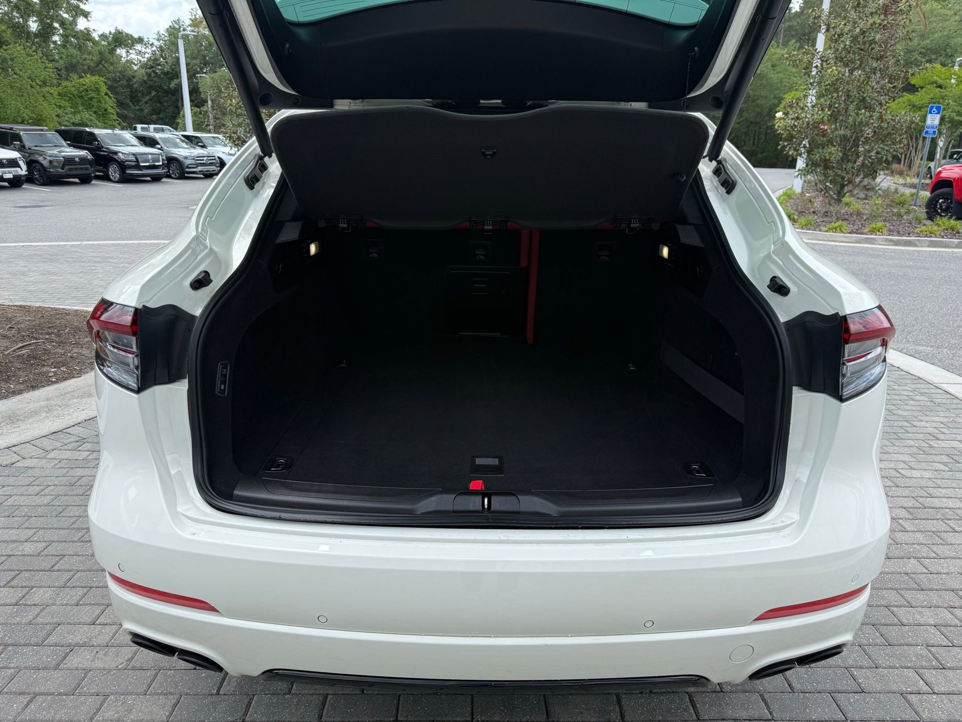 Used 2022 Maserati Levante GT image 22