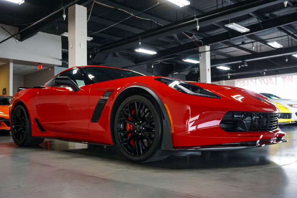 Used 2019 Chevrolet Corvette Z06 RWD image 2