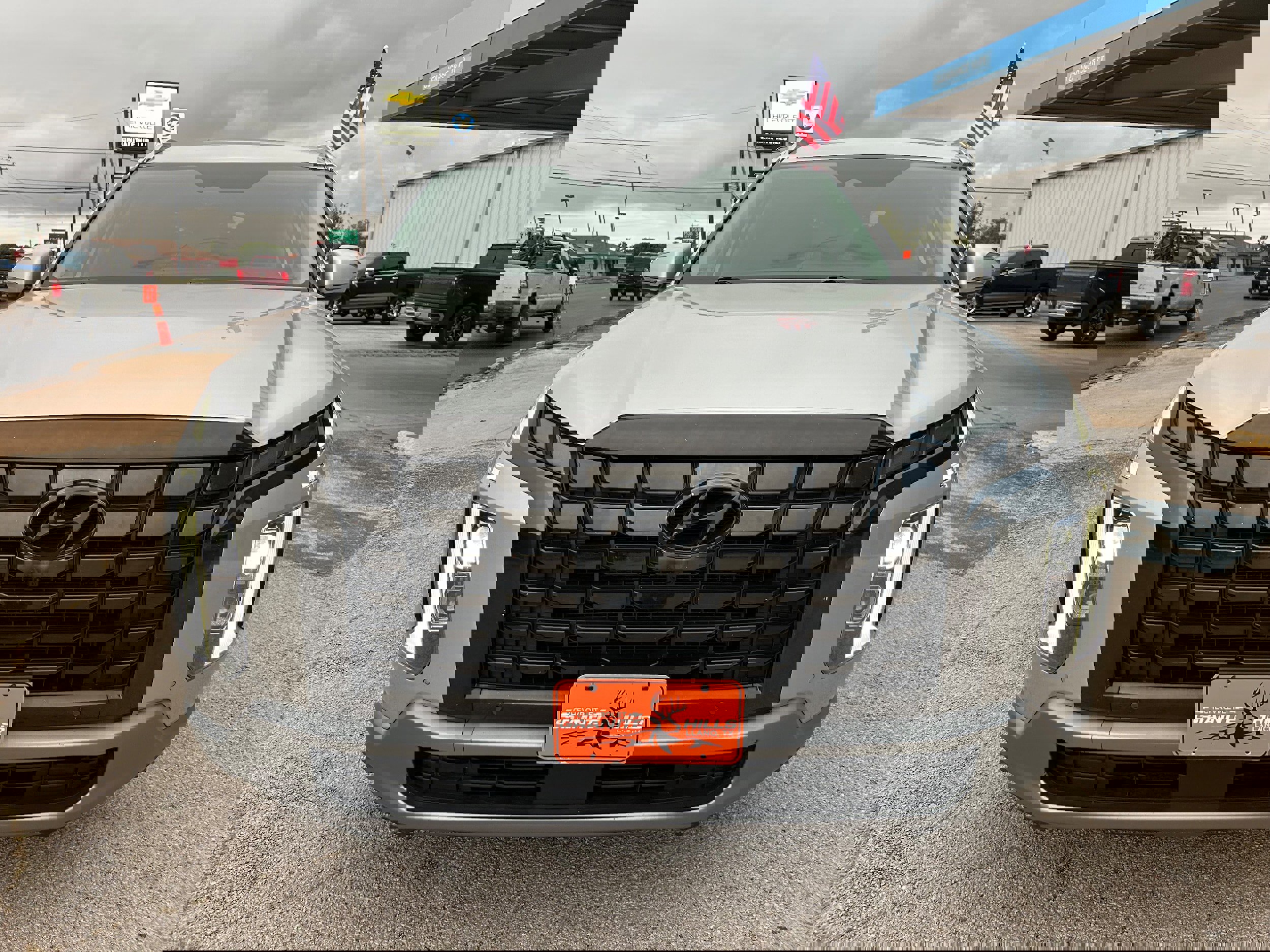 Used 2023 Hyundai Palisade SEL w/ Premium Package image 2