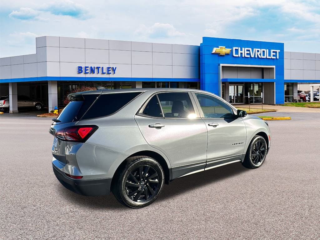 Used 2023 Chevrolet Equinox LS w/ LS Convenience Package image 5