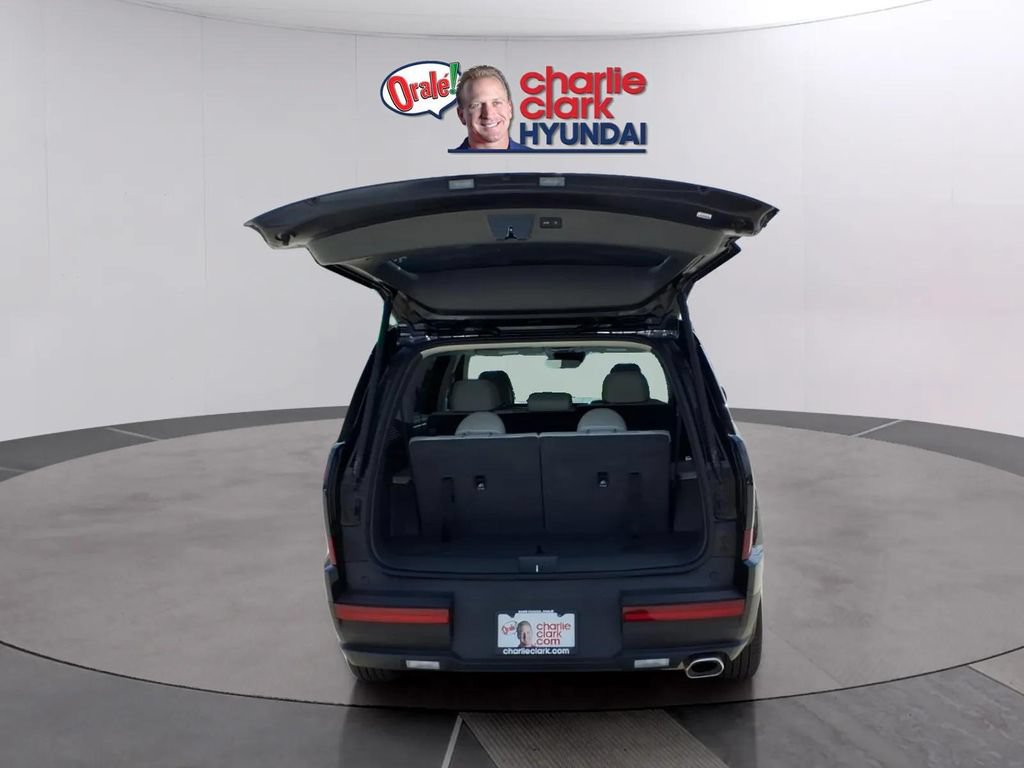 Used 2025 Hyundai Santa Fe SEL FWD image 19