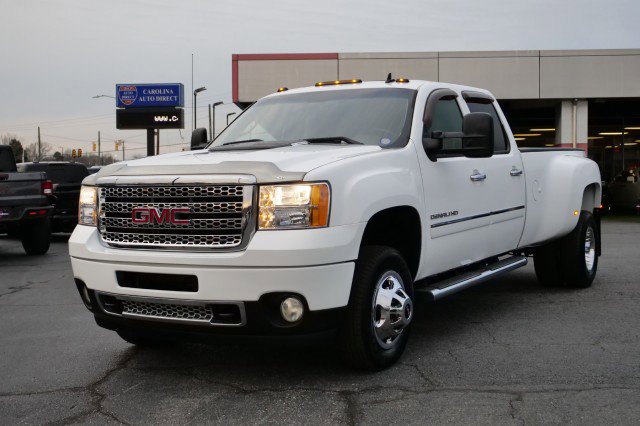 Used 2011 GMC Sierra 3500 Denali image 6