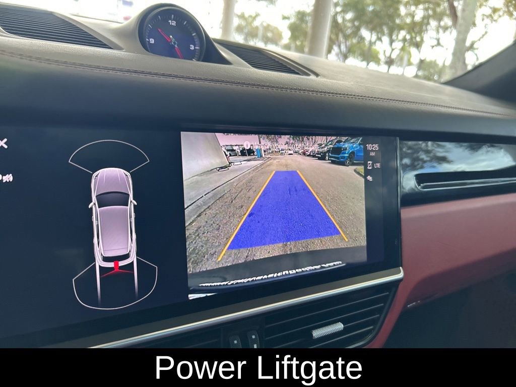 Used 2022 Porsche Cayenne w/ Premium Package Plus image 10