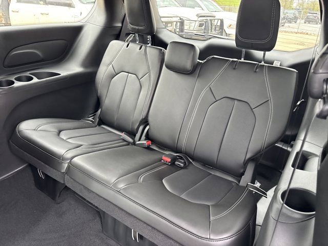 New 2026 Chrysler Pacifica Select image 17