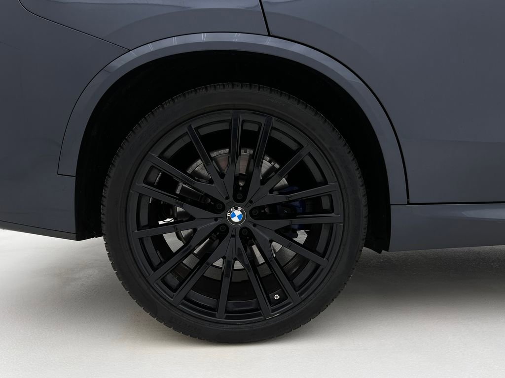 Used 2021 BMW X5 M50i w/ Executive Package image 28