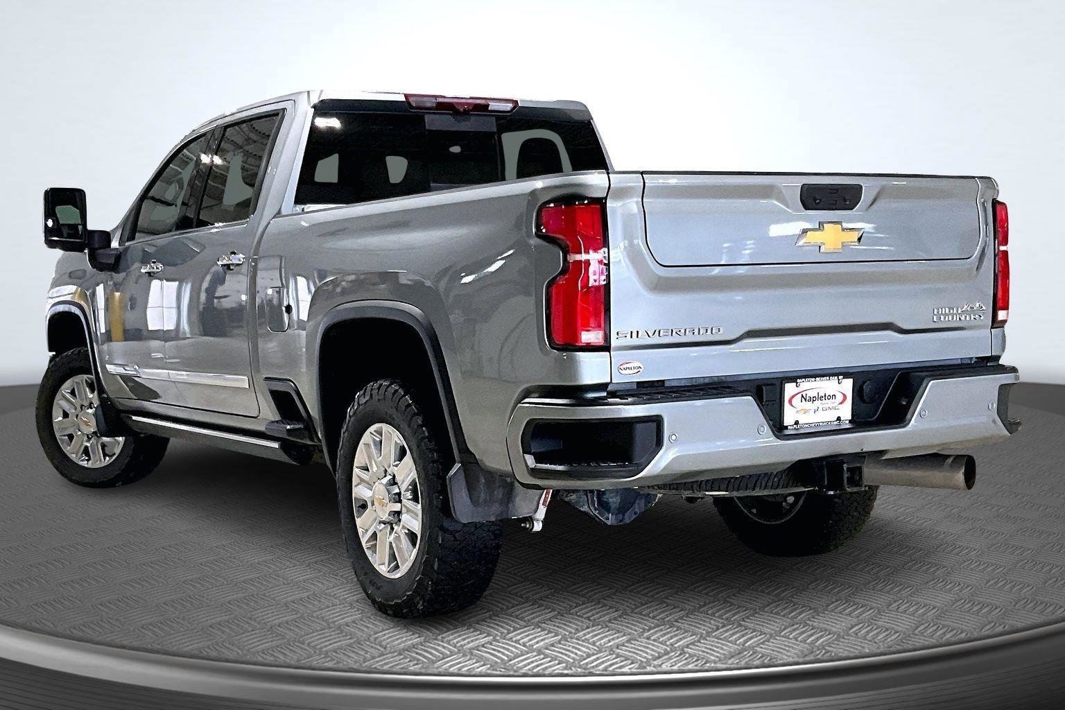 Used 2024 Chevrolet Silverado 2500 High Country w/ High Country Premium Package image 15