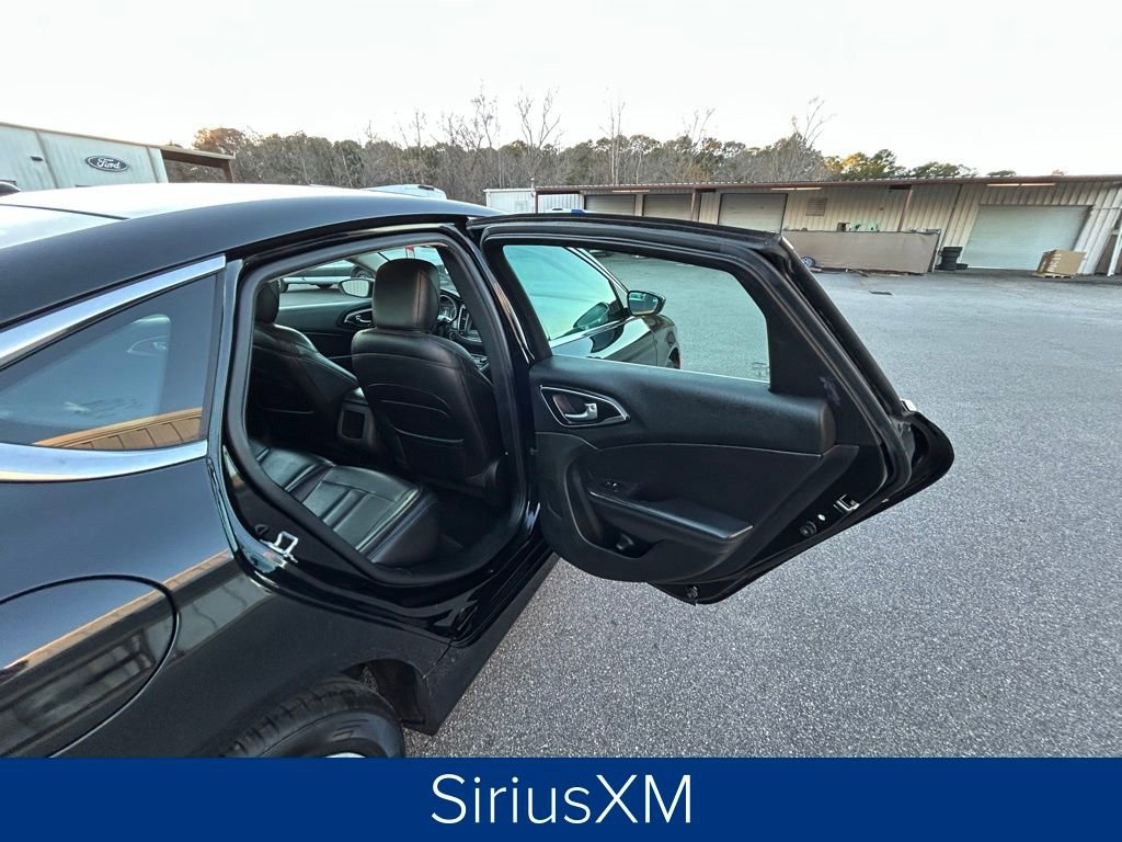 Used 2017 Chrysler 200 Limited Platinum image 20